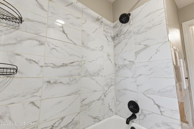 2132 Glenworth Ave, Louisville, KY 40218