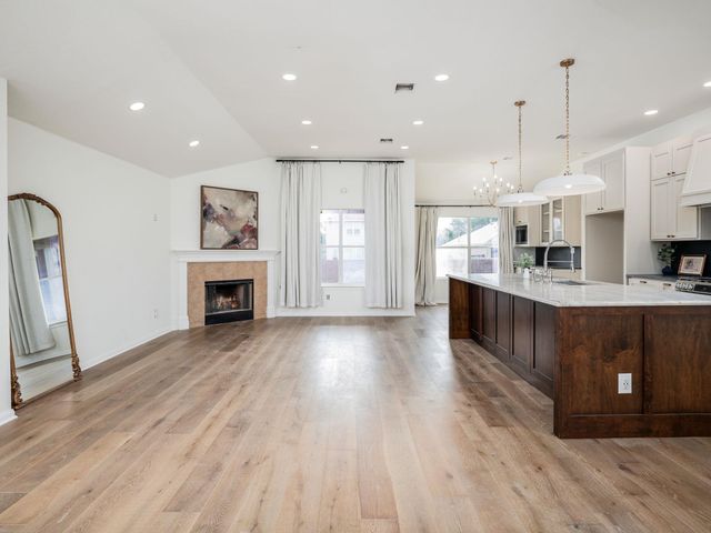 204 Caliber CV, Bastrop, TX 78602