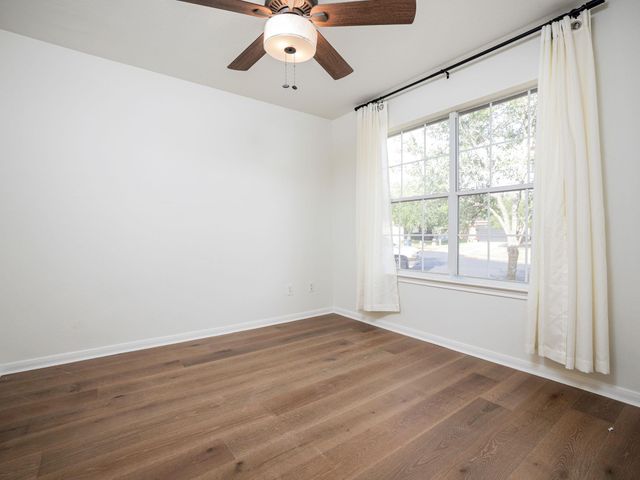 204 Caliber CV, Bastrop, TX 78602