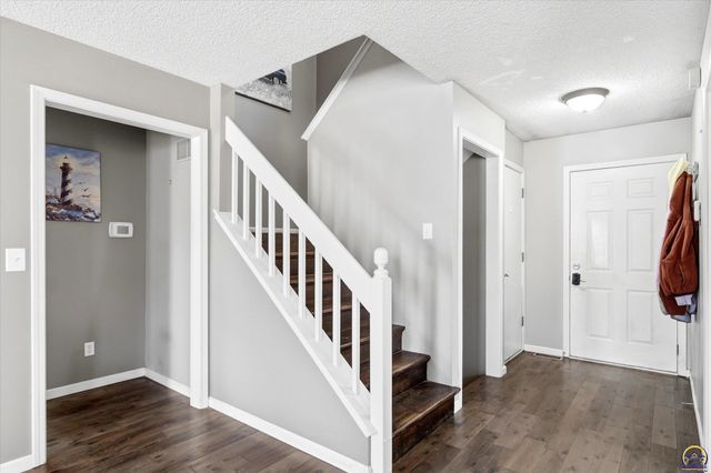 2734 SW Stutley RD, Topeka, KS 66614