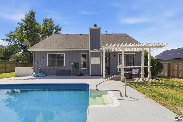 2734 SW Stutley RD, Topeka, KS 66614