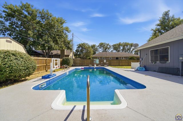 2734 SW Stutley RD, Topeka, KS 66614