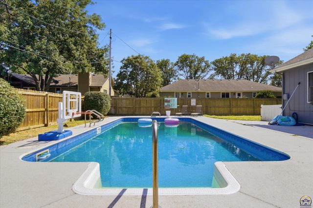 2734 SW Stutley RD, Topeka, KS 66614