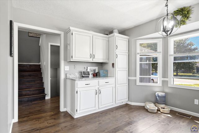 2734 SW Stutley RD, Topeka, KS 66614