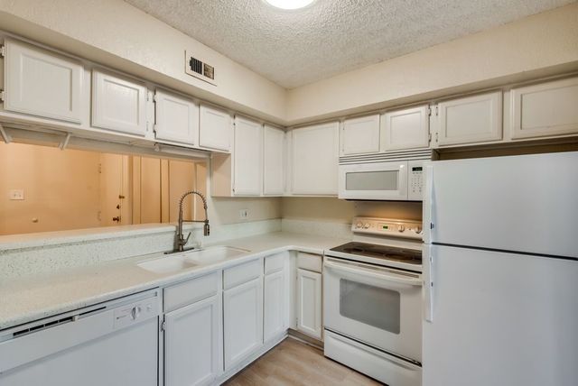 336 Melrose Drive 18C, Richardson, TX 75080