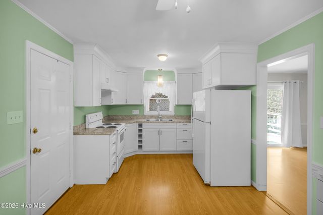 609 Edgehill Road, Trent Woods, NC 28562