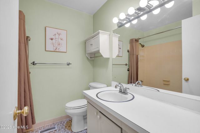 609 Edgehill Road, Trent Woods, NC 28562