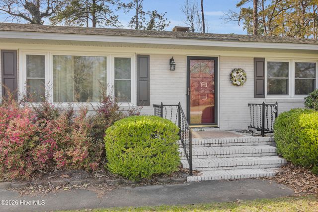 609 Edgehill Road, Trent Woods, NC 28562