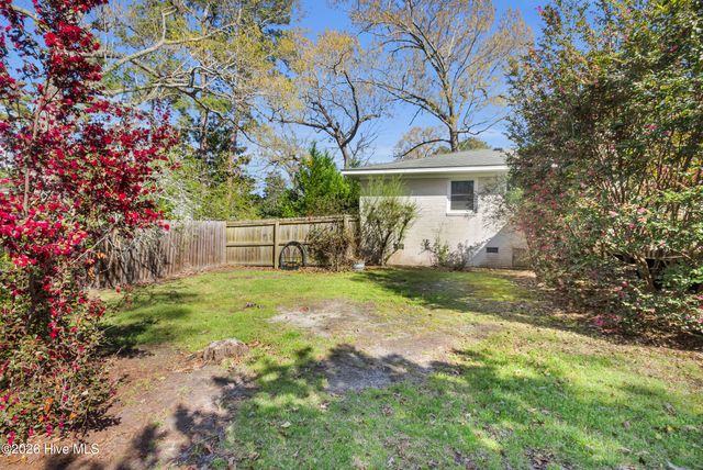 609 Edgehill Road, Trent Woods, NC 28562