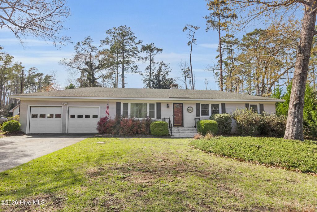 609 Edgehill Road, Trent Woods, NC 28562