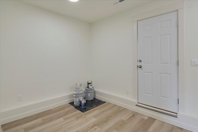 2360 SW Salmon Avenue, Redmond, OR 97756
