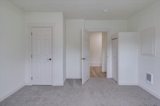 2360 SW Salmon Avenue, Redmond, OR 97756