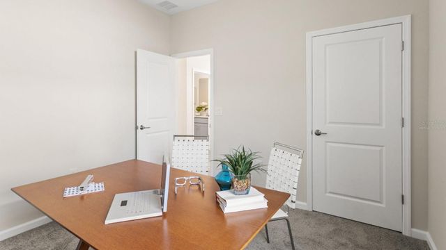 714 SQUIRE AVENUE, Debary, FL 32713