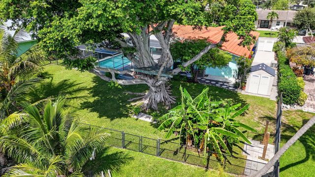 200 NW 11th Avenue, Boca Raton, FL 33486