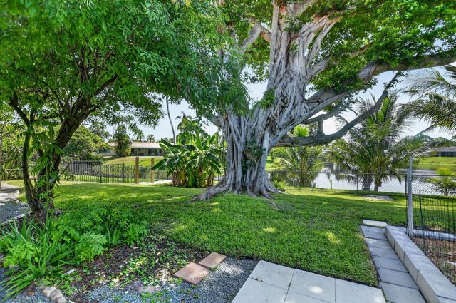 200 NW 11th Avenue, Boca Raton, FL 33486