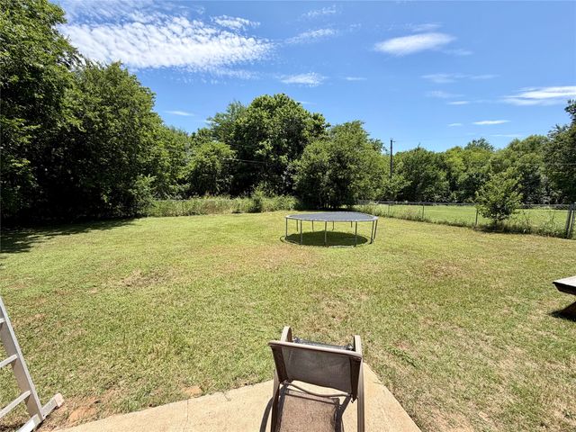 1225 Sandstone Drive, Cleburne, TX 76033