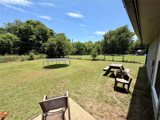 1225 Sandstone Drive, Cleburne, TX 76033