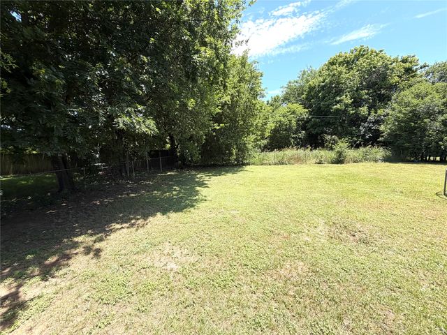 1225 Sandstone Drive, Cleburne, TX 76033