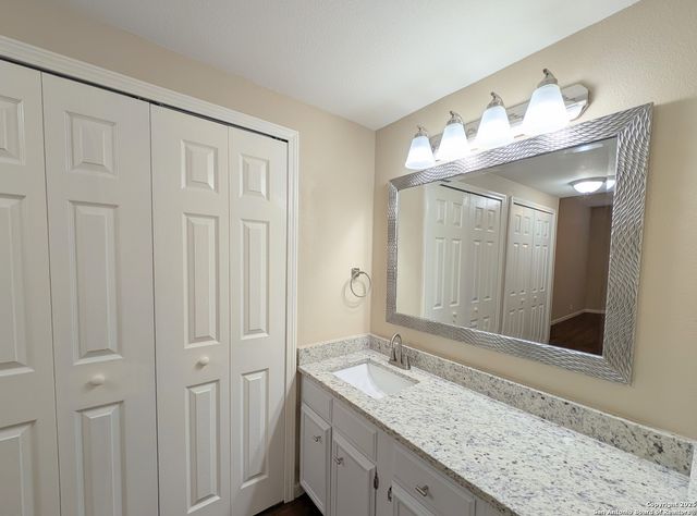3678 Hidden Dr Apt 1804, San Antonio, TX 78217