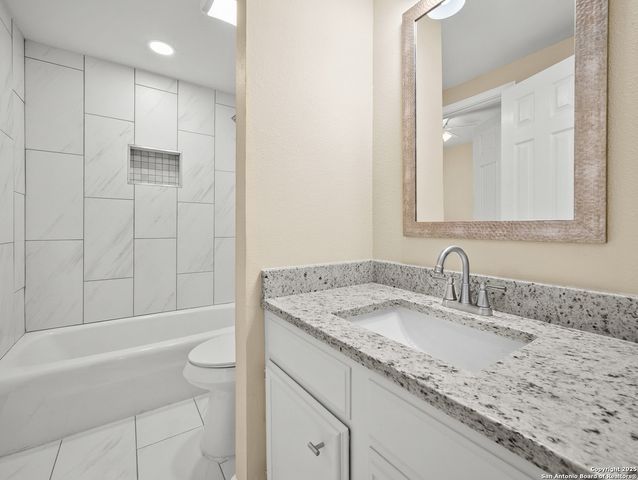 3678 Hidden Dr Apt 1804, San Antonio, TX 78217
