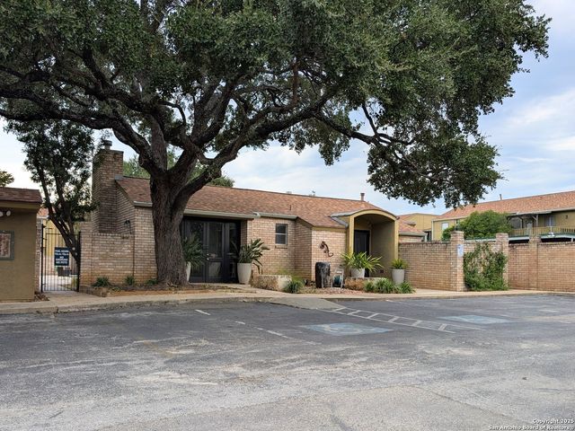 3678 Hidden Dr Apt 1804, San Antonio, TX 78217