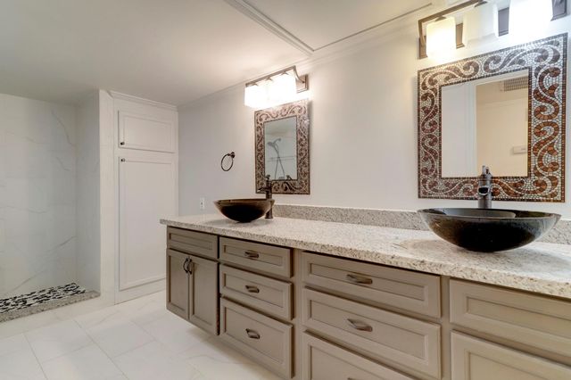 353 N Post Oak Lane 820, Houston, TX 77024