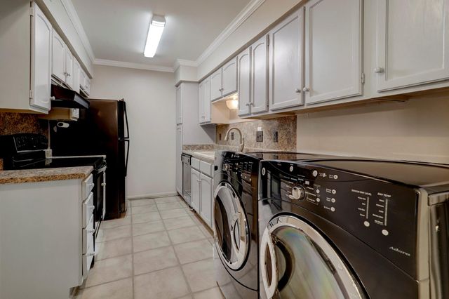 353 N Post Oak Lane 820, Houston, TX 77024