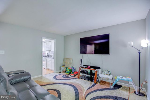 15048 CHERRYDALE DR, Woodbridge, VA 22193