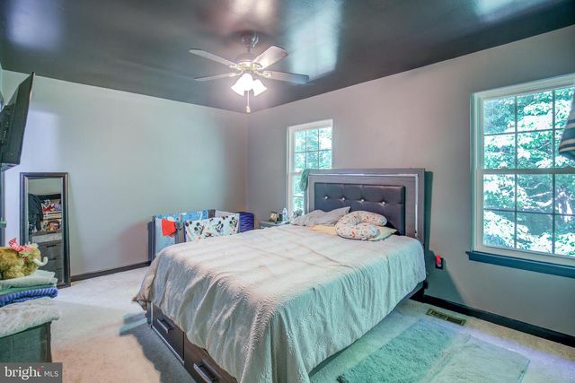 15048 CHERRYDALE DR, Woodbridge, VA 22193