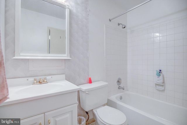 15048 CHERRYDALE DR, Woodbridge, VA 22193