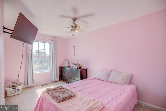 15048 CHERRYDALE DR, Woodbridge, VA 22193