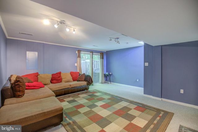 15048 CHERRYDALE DR, Woodbridge, VA 22193