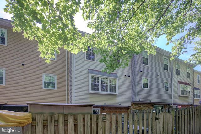 15048 CHERRYDALE DR, Woodbridge, VA 22193