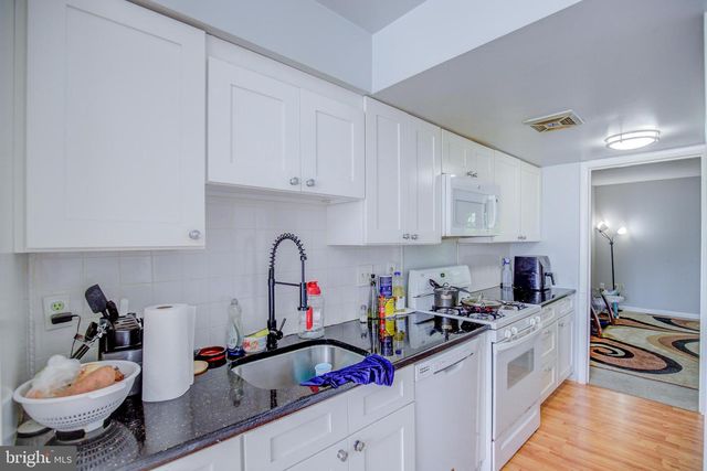 15048 CHERRYDALE DR, Woodbridge, VA 22193