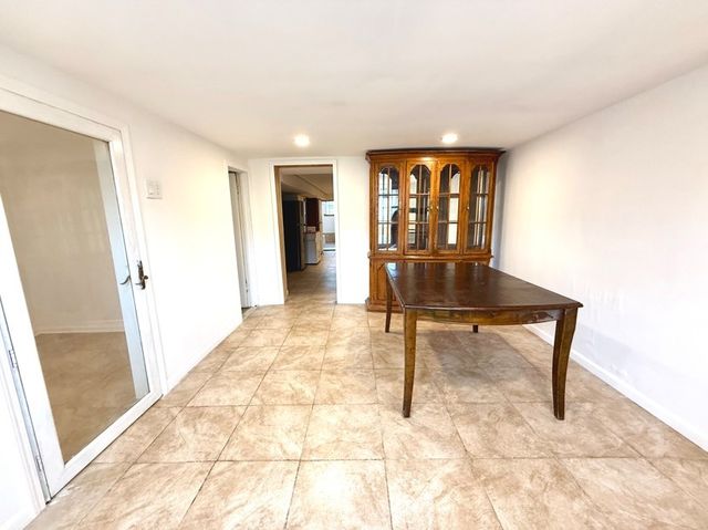 3439 S CLAREMONT Avenue, Chicago, IL 60608