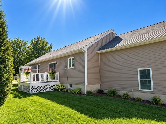 75 Bear Paw Trl 75, Taunton, MA 02718