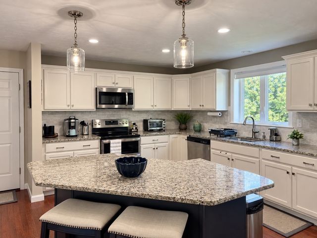 75 Bear Paw Trl 75, Taunton, MA 02718