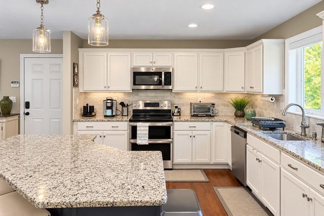 75 Bear Paw Trl 75, Taunton, MA 02718