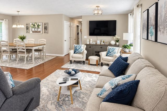 75 Bear Paw Trl 75, Taunton, MA 02718