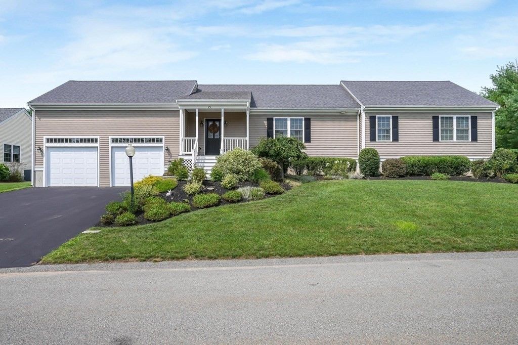 75 Bear Paw Trl 75, Taunton, MA 02718