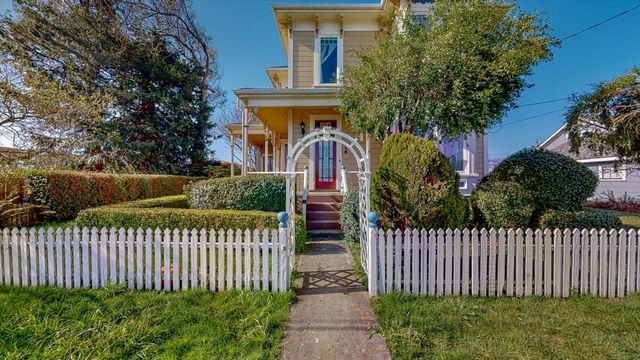 1337 Lincoln Street, Ferndale, CA 95536