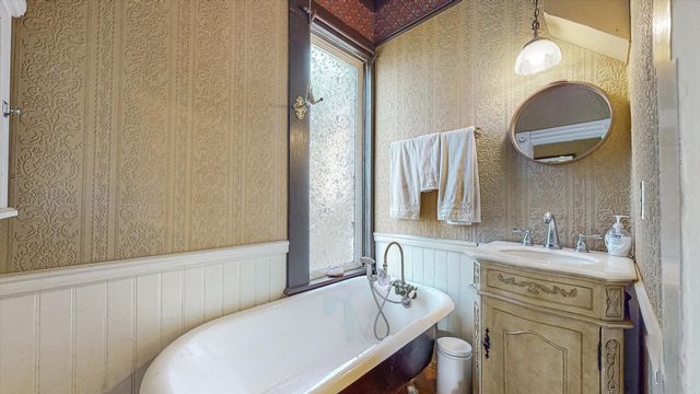 1337 Lincoln Street, Ferndale, CA 95536