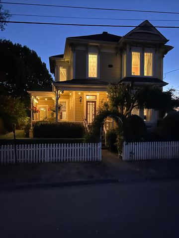 1337 Lincoln Street, Ferndale, CA 95536