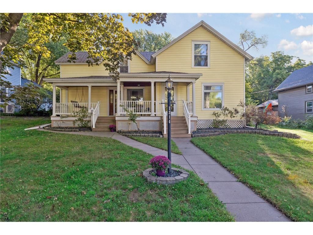 1314 2nd Street, Hudson, WI 54016