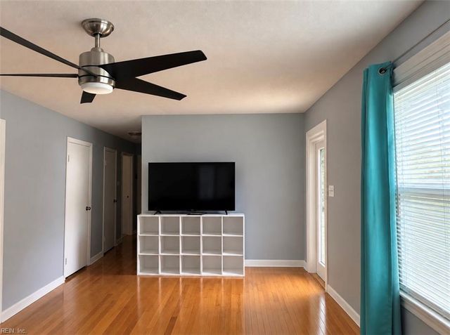 109 Winchester DR, Hampton, VA 23666