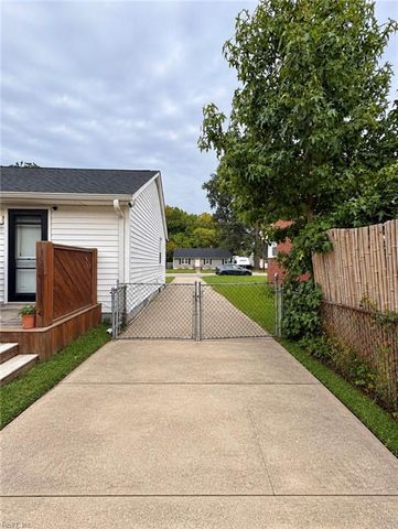 109 Winchester DR, Hampton, VA 23666