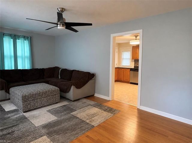 109 Winchester DR, Hampton, VA 23666