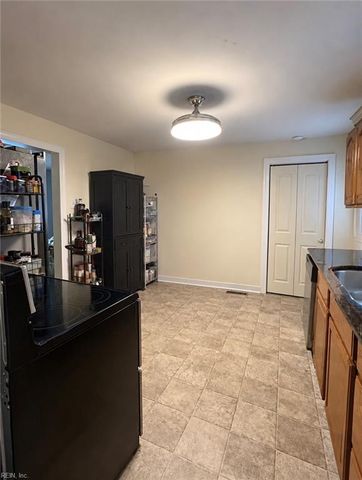 109 Winchester DR, Hampton, VA 23666