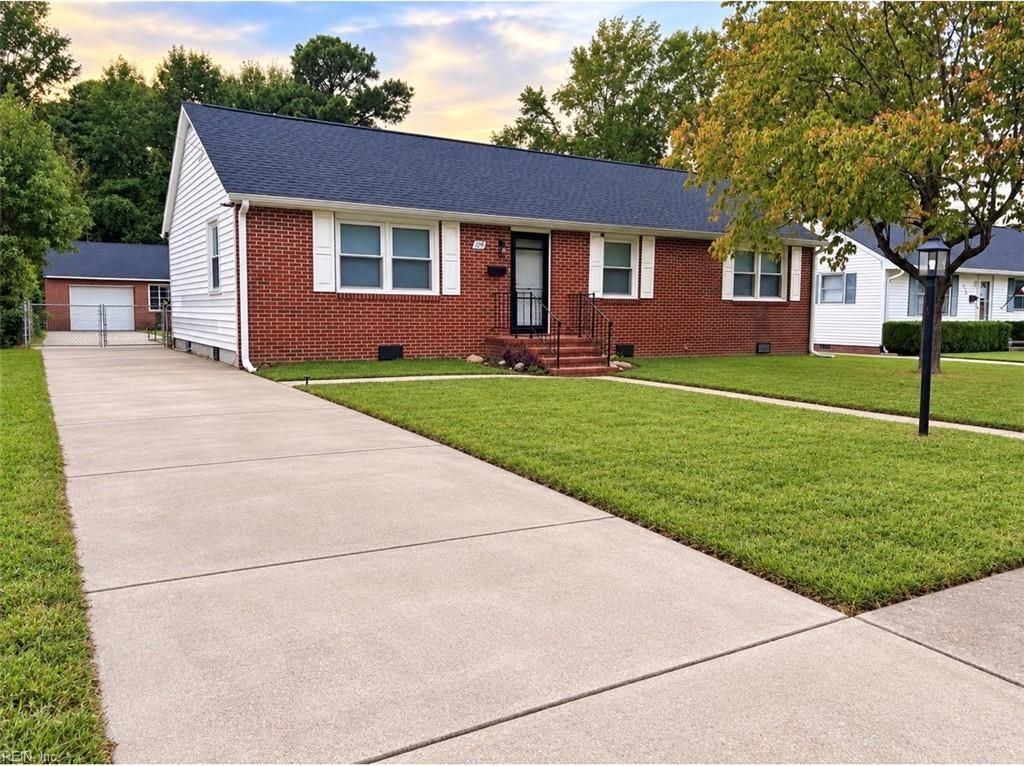 109 Winchester DR, Hampton, VA 23666