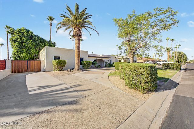 7644 W BLUEFIELD Avenue, Glendale, AZ 85308